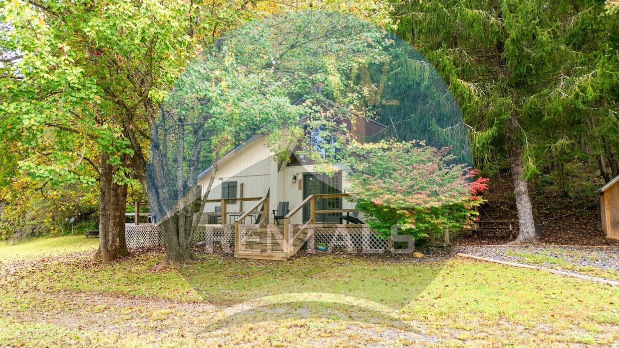 Charming 3 Bedroom 1 Bath A-Frame home loc... - Charming 3 Bedroom 1 Bath A-Frame home loc...