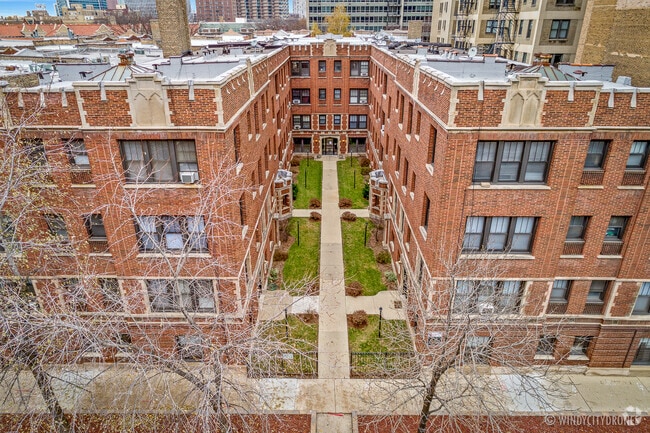 Building Photo - 512-20 W. Cornelia
