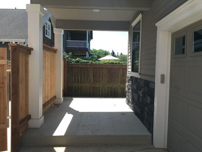 Building Photo - Charming 1Bd + 1Ba in Sellwood with A/C an...