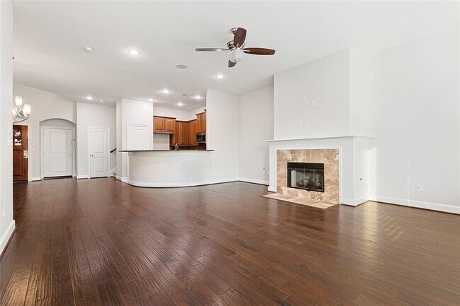 Building Photo - 5166 Oasis Park Ln