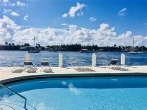 Foto del edificio - 95 N Birch Rd