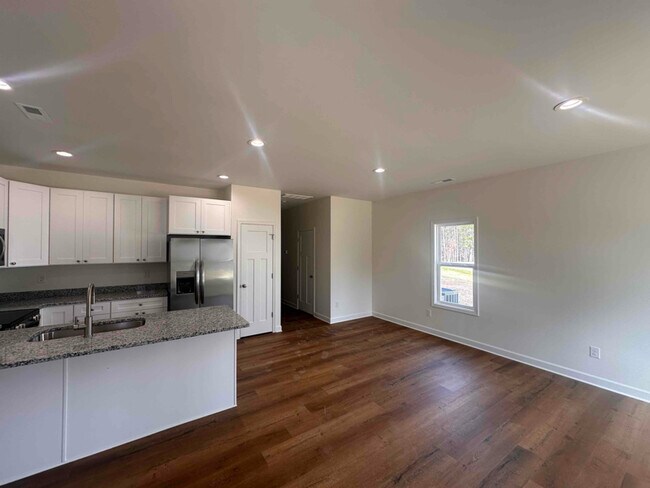 Foto del edificio - 2822 Fay Jones Rd