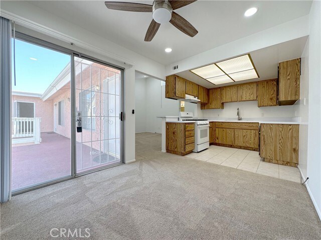 Building Photo - 5051 Dunbar Dr