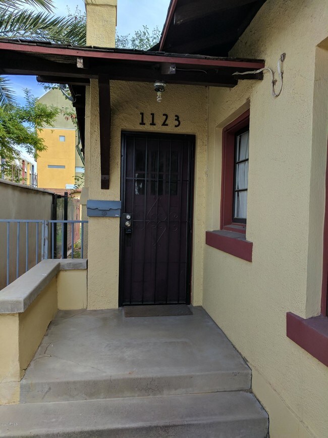 Foto del edificio - 1123 N 5th St