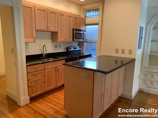 Foto del edificio - 195 Commonwealth Ave