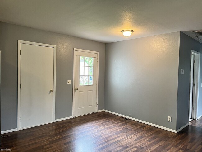 Building Photo - 3 br, 1 bath House - 809 Kimberly St