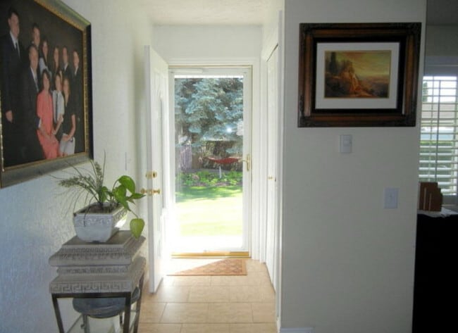 Building Photo - 2051 Hughes Dr