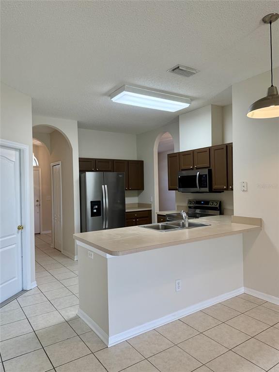 Building Photo - 10211 Goldenbrook Way