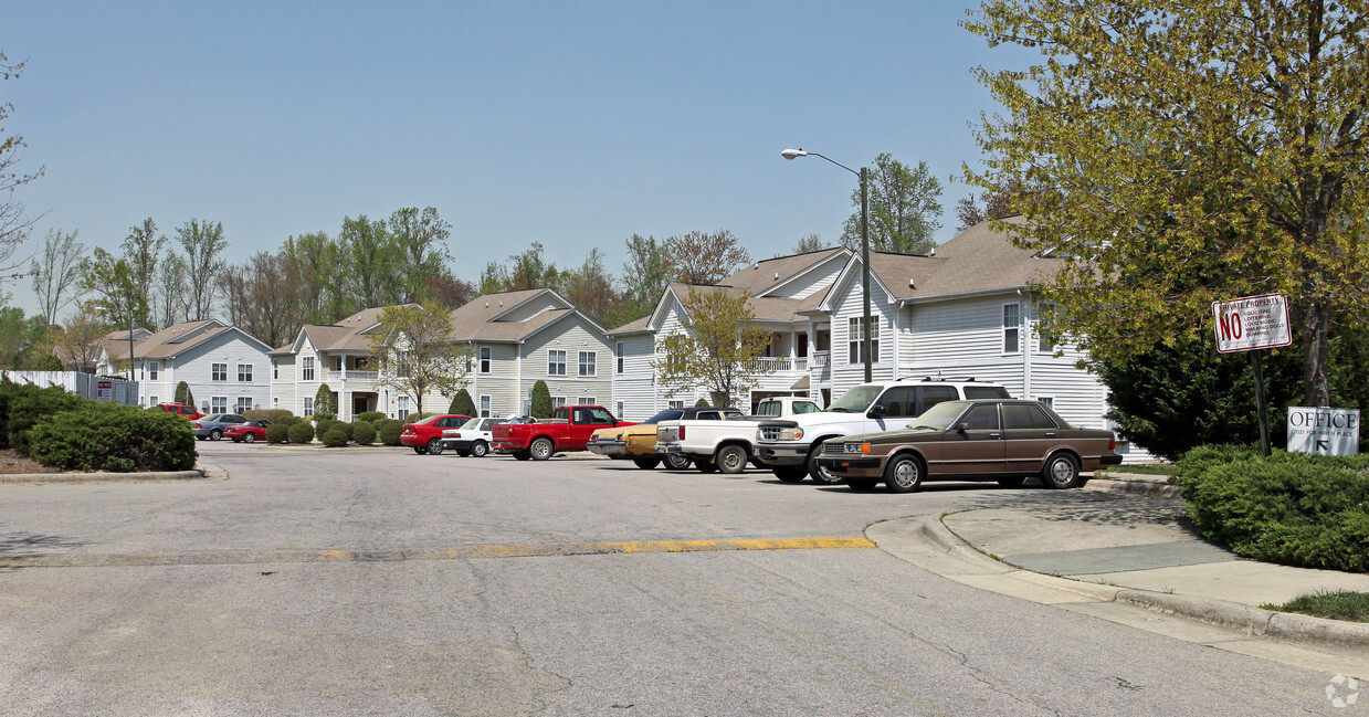 Primary Photo - Fox Haven Apartments