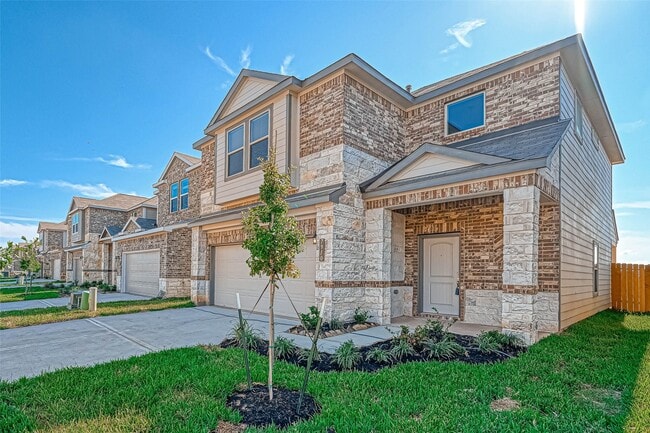Building Photo - 7910 Cypress Country Dr