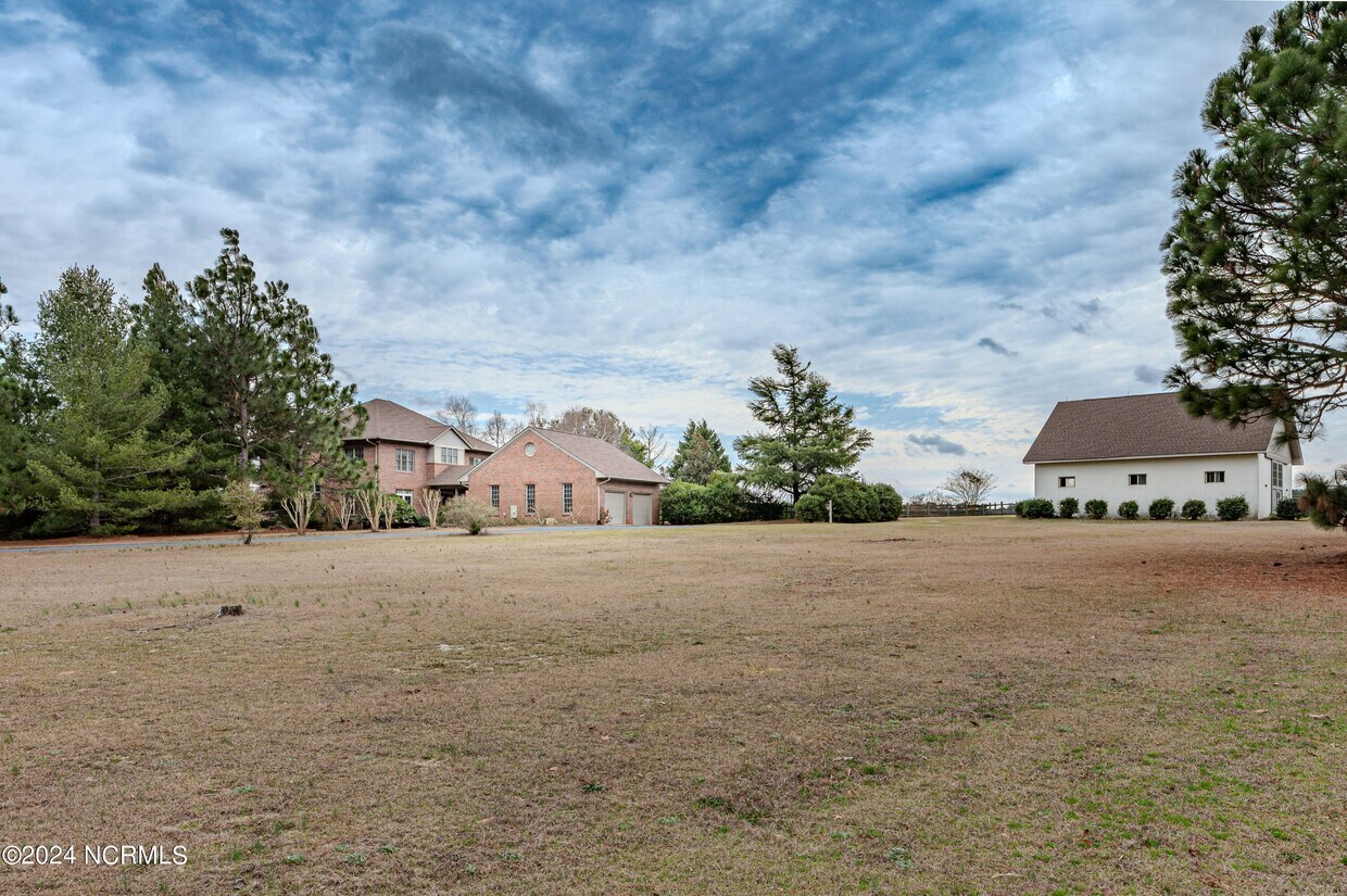 Primary Photo - 650 Yadkin Rd