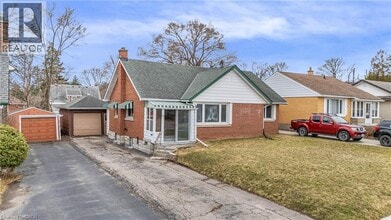 Building Photo - 41 Floral Crescent