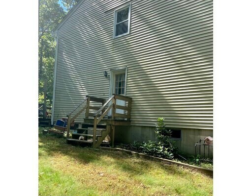 Building Photo - 37 Lake George Rd