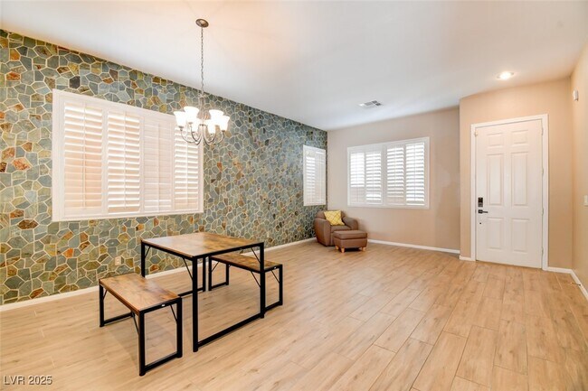 Foto del edificio - 2521 Wellworth Ave