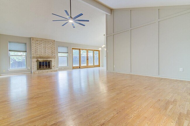 Building Photo - 11803 Hyacinth Dr