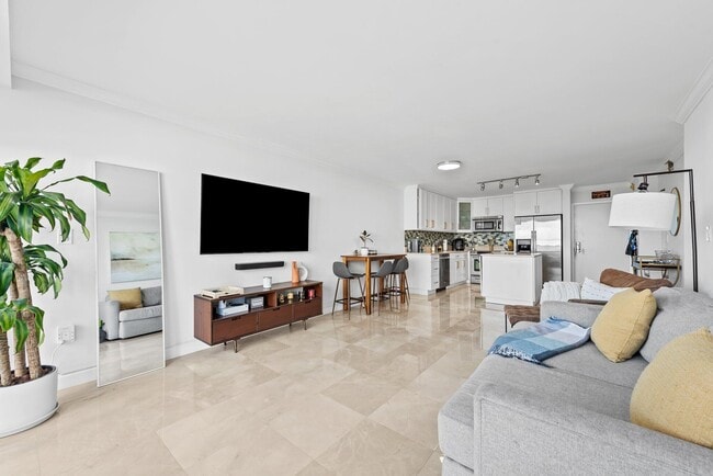 Foto del edificio - 600 NE 36th St