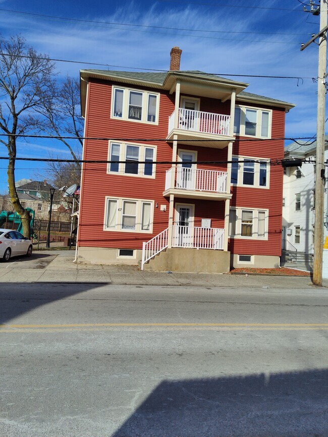Building Photo - 67 Crossman St
