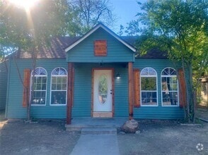 Building Photo - 910 SW 4th Ave