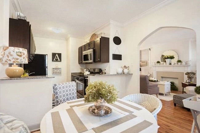 Foto del edificio - 901 W Argyle St