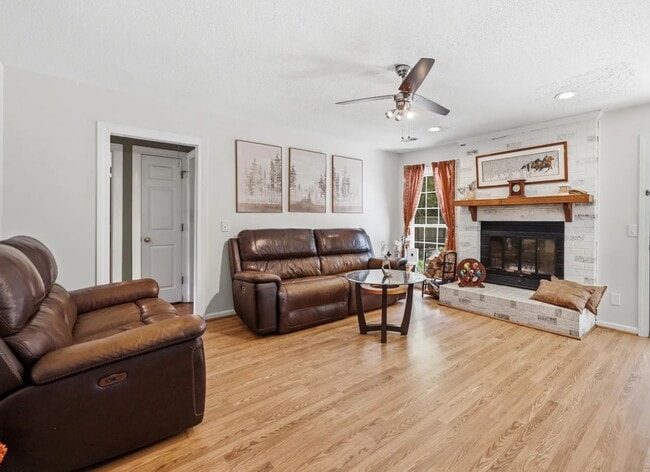 Building Photo - 409 Airle Pl
