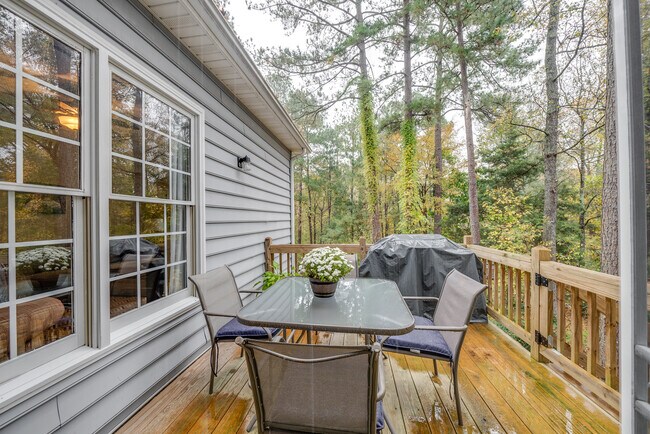Deck - 3005 Peckover Ct