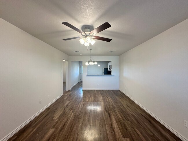 Building Photo - 1810 Montell St