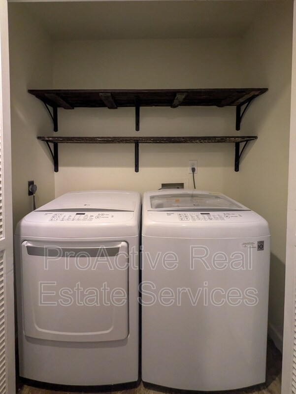 Foto del edificio - 1014 Colonial Ave