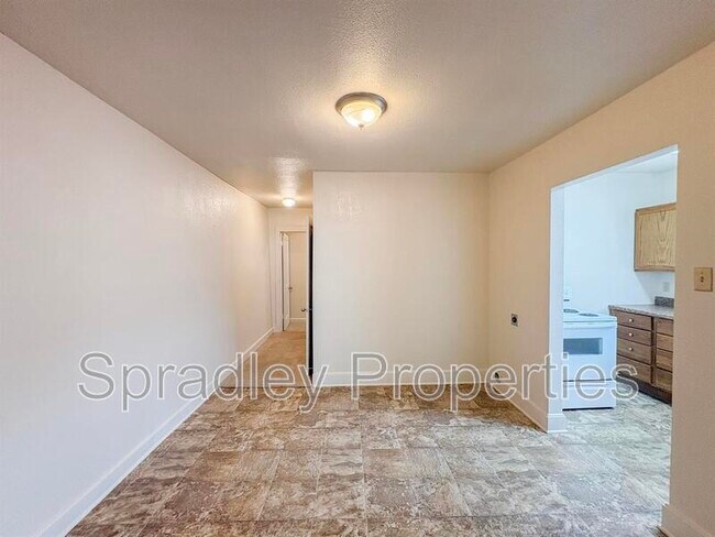 Foto del edificio - 234 W 7th Ave