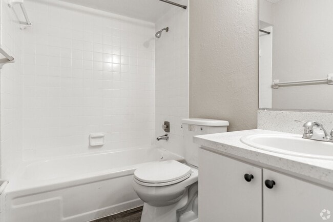 Interior Photo - Raven at Park Place