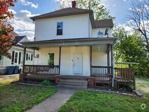 Building Photo - 717 S New Ave