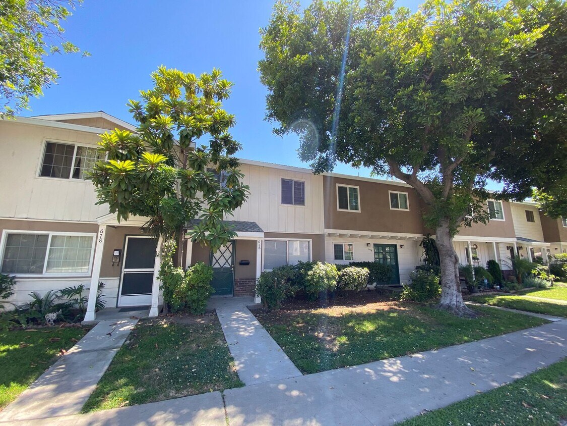 Primary Photo - Lovely 3 Bedroom 1.5 Bath Condo