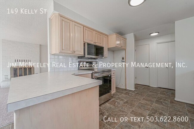 Building Photo - 3 Bedroom/ 1 Bathroom St Helens Charmer wi...