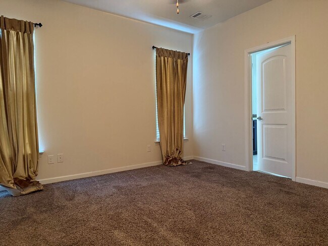 Building Photo - 7636 W Pelican Lks Ave