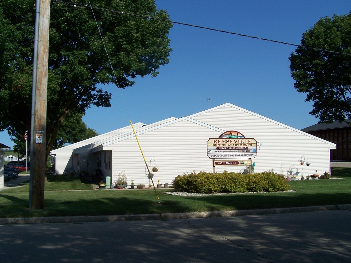 Primary Photo - 400 N Main St