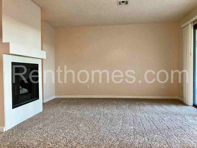 Foto del edificio - Mira Mesa, 10628 Dabney Dr #163, All Appli...