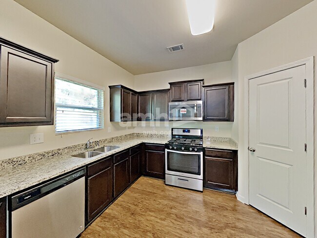 Foto del edificio - 3061 Avondale Blvd SE