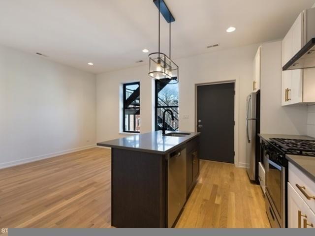 Photo - 3 bedroom in Chicago IL 60642 Apartment