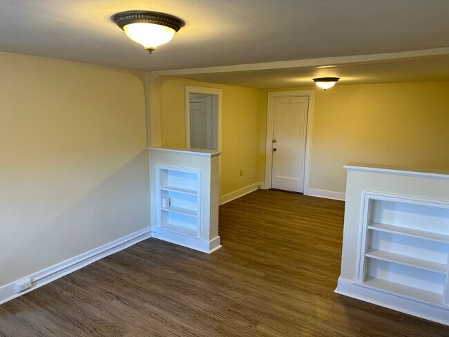 Building Photo - 30 Ridgeway Ter