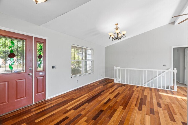 Foto del edificio - Beautiful 3B/2B Home in St. Charles
