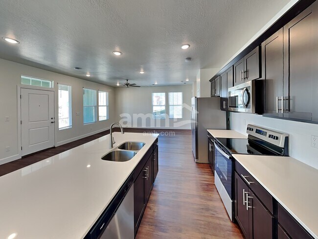 Building Photo - 11047 S Blue Bayou Drive