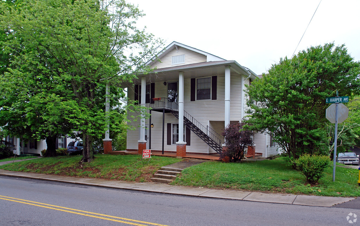 Foto principal - 1011 E Harper Ave