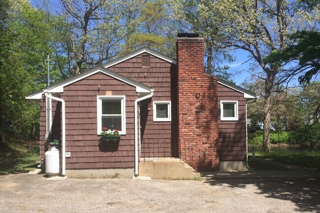 Sideview - 26 Mapledale St