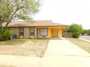 Building Photo - 900 Sahara Ave