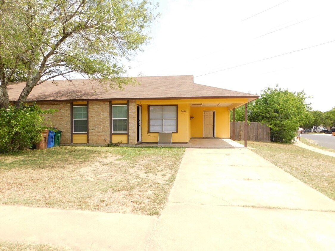 Primary Photo - Lockwood Properties4 (900 Sahara Ave)