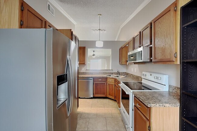 Foto del edificio - 111 Hidden Arbor Ct