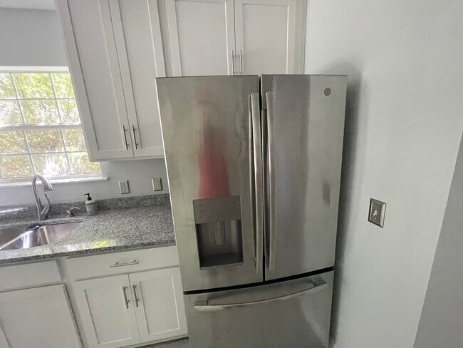 Building Photo - 9712 Seafarer's Way