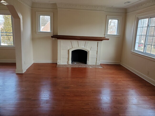 Living Room - 18115 Cherrylawn St