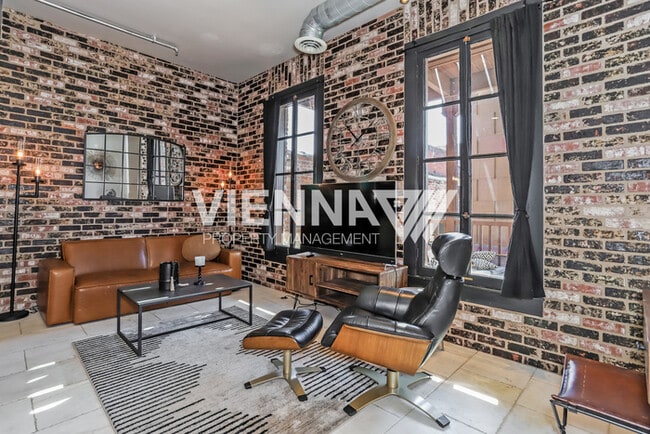 Building Photo - 120 I St