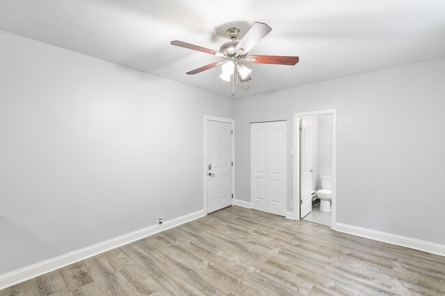 Foto del edificio - 5860 N Kenmore Ave