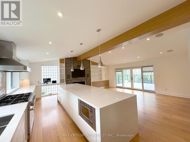 Photo du bâtiment - 1532 Merrow Rd